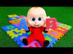 "Alphabet Animals" - ABC Animals Song for Kids | Learn with Real Animals and Phonics