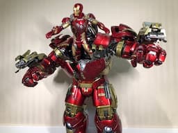 HULKBUSTER 3 of 4 - Articulation and light up features 1/6 scale by Hot Toys