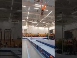 HE LET GO AT THE WRONG TIME!! 😰😰😰 #gymnast #shorts