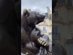 Michel BASSOMPIERRE - Installation des ours devant l'Hôtel des Thermes Marins de Saint-Malo