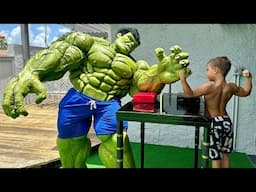 EPIC FIGHTS OF SPIDERMAN and HULK IN REAL LIFE