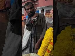 Giving Away Flowers in Kolkata, India 🇮🇳