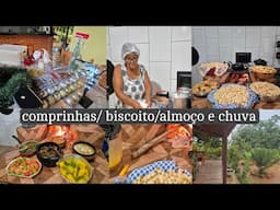 Comprinhas de decoração pro natal| produzindo muito biscoito com a sogra| almoço e chuvinha