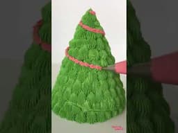 Christmas Tree CAKE! BUTTERCREAM Art! #shorts