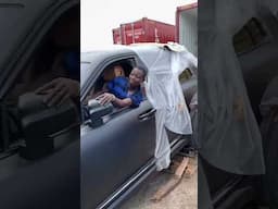 Watch As Driver Carefully Unload A Rolls-Royce Cullinan Worth ₦700m From A Containerized Car-carrier