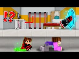 Using DORAEMON Portal Gun to ESCAPE JAIL in Minecraft !!!