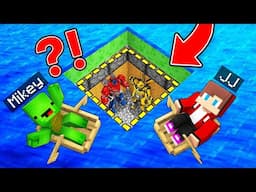 Mikey and JJ Found Underwater TRANSFORMERS Base in Minecraft (Maizen)