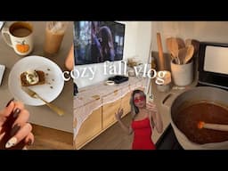 fall vlog | cozy days at home, making soup & decorating 🧺🍂