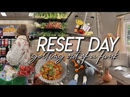 RESET DAY | grocery haul, working out, cleaning & organizing the house, & getting out of a funk 🫧