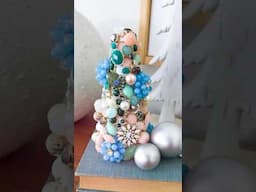 Reuse your old jewelry to make Christmas Trees! #christmasdiydecor