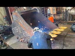 Process of Making a Steel Excavator Bucket on Factory