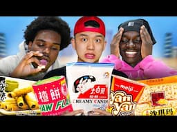 American Highschoolers try Chinese Snacks for the First Time