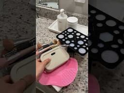 clean my makeup brushes with me #makeupbrushes #cleanwithme #makeupbrushcleaning #asmrcleaning