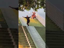 Jorge Simoes kickflip in Bangkok