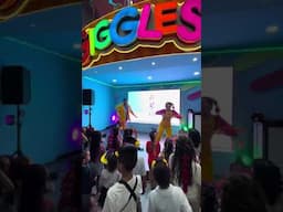 Los meñiques de la casa BAILE A LO LOCO #shorts #shortvideo #short #showcase #kidsvideo #kids