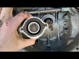 Throwout bearing replacement in 2 minutes | VW Bus or Bug | Ep.15