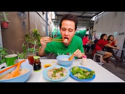 Malaysian Street Food - $1.31 Chicken Noodles for Breakfast!! | Penang, Malaysia