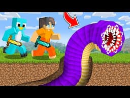 HUNTERS vs WORM SPEEDRUNNER in Minecraft