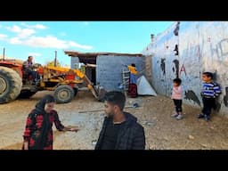 Performance of a nomadic lady: finishing the roof of the house