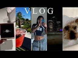 WEEKLY VLOG | BIG NEWS💍, DOG MOM DUTIES, MINI GOLFING DATE, SUNDAY NIGHT OUT W/ FRIENDS IN HOUSTON!