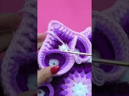 Vuelta 12 tejido a crochet de la Flor N° 53 en la combinación de los violetas o lilas