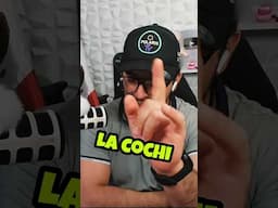 La cochi les da la espalda