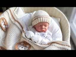 COZY & CUTE 😍 Easy and FAST Crochet Baby Hat (with stripes) 🧶💝