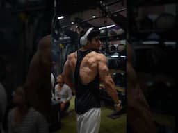 People be like: itna lean kaise 🤔 le me: Abhi to cut start hua h 🥱 #bodybuilding #fatloss #fitness