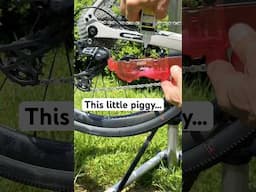 This chain cleaner is a real ham 😂The Chain Pig II #cycling #cyclinglife