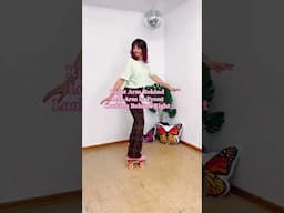 Roller Skate Backwards Tip #rollerskating #rollerskatingtricks #rollerdance #howtorollerskate #howto