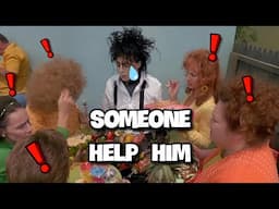 Edward Scissorhands being stalked and thirsted over by the girls for under 6 minutes straight ✂️