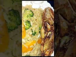 Broccoli, carrot fried rice with oven baked fish @ayi kitchen 😋 👌🏽 😍 🙌