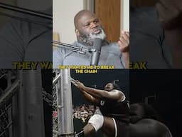 Mark Henry Broke A Padlock With His Bare Hands!