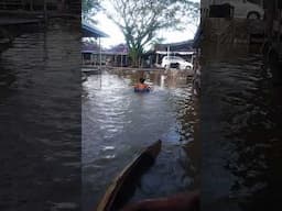 Main kayuh2an waktu banjir