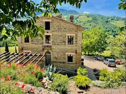 VIDEO TOUR - Casa Cinghiale - €329,000 - Monte San Martino (MC) - Le Marche ITALY