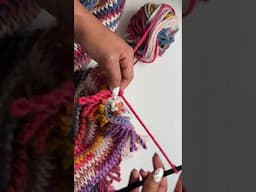 How to crochet twisted fringe 🧶#crochet #tejer #crochettutorial