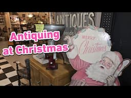 Thrifting an Antique Mall at Christmas: Music Ambiance