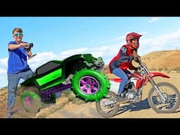 RC Car VS Motorcycle JUMPS in the Desert! OFF ROAD HIGH SPEED RACE!