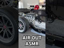 Our FFG x Porterbuilt chassis in action with an #Accuair suspension. #airsuspension #airlift #asmr