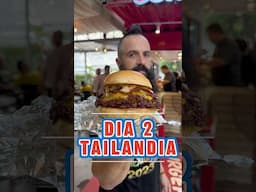 ¿HAY RETOS DE COMIDA Y HAMBURGUESAS EN BANGKOK? Día 2 en Tailandia 🇹🇭 con Somos Tailandia