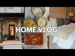 Weekly Vlog: Holiday Decorating!! Shopping the Sephora Sale, Cooking & Viral Recipe | Julia & Hunter