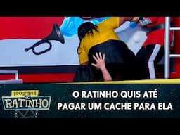 Ela não conseguia sair do Tanque do Ratinho | Programa Do Ratinho