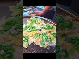 Taiwanese Street Food -Oyster Omelet/美味！蚵仔煎-台灣街頭美食 #short #food #streetfood #oysteromelet