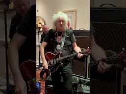 Brian May Plays an Impromptu Demonstration at The 2024 Red Special Enthusiast Meetup/Convention