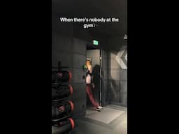 Alone in the Gym IG: nihad_sdt #funny #gymhumor #gymbesties #motivation #acrobatics