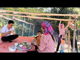 A good man came to help mother and daughter assemble the house and then had a happy meal together.