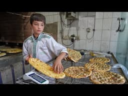 Baking 500 Barbari  bread in 2 hours in a very busy Barbari bread bakery|bread making video