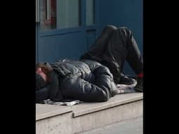 Winter struggle of homeless on streets of Paris