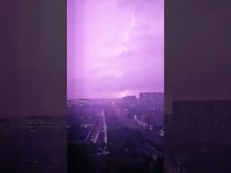 Thunder & lightning in Mumbai #mumbaiweather #mumbainight #thunderstorm #shortvideo #shorts