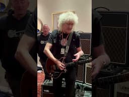 Brian May Explains How a Guitar Amplifier (Vox AC30) Works at The 2024 Red Special Enthusiast Meetup